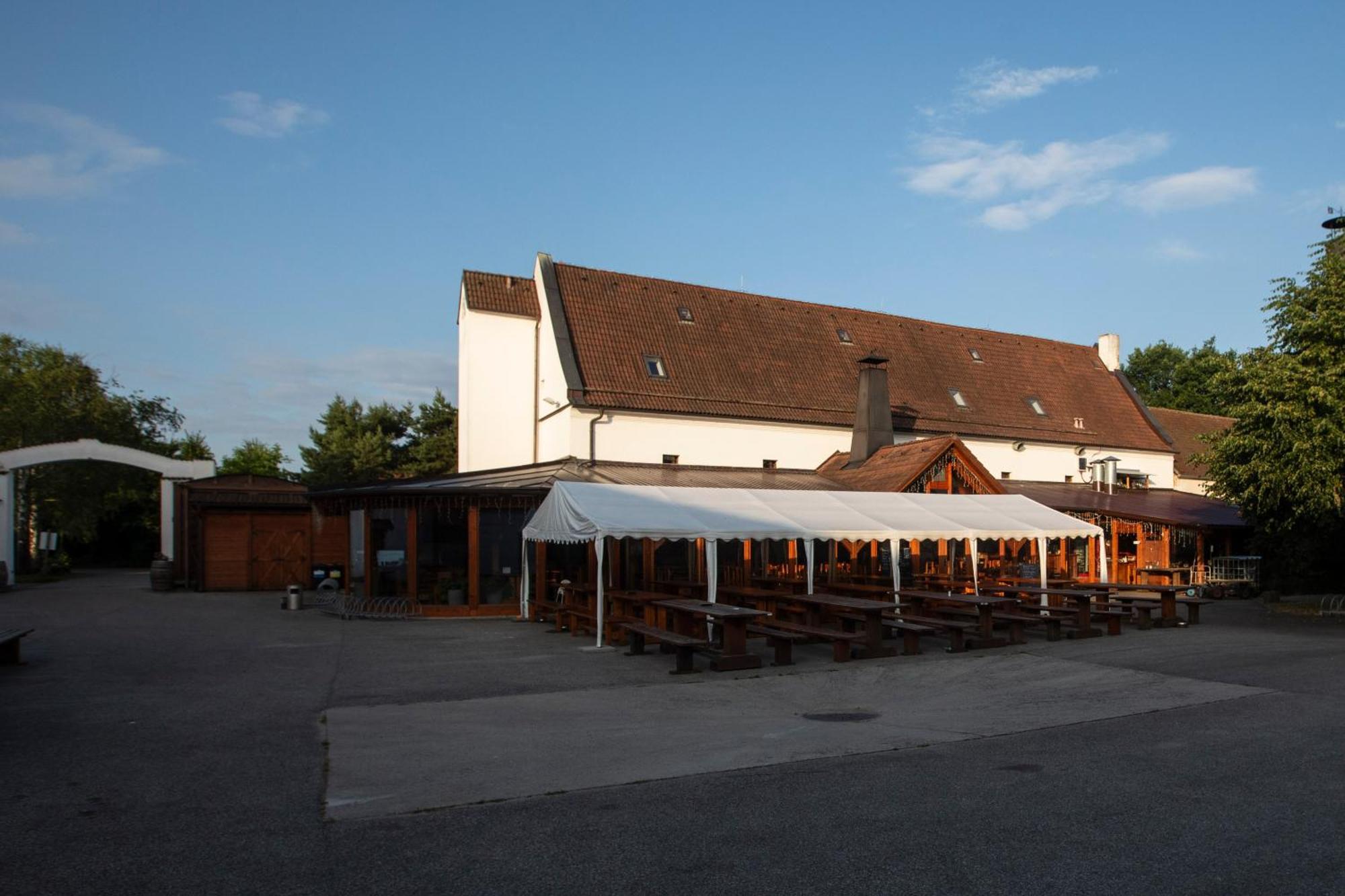 Rekreační a Kongresové Centrum Nové Dvory Ceske Budejovice Exterior foto